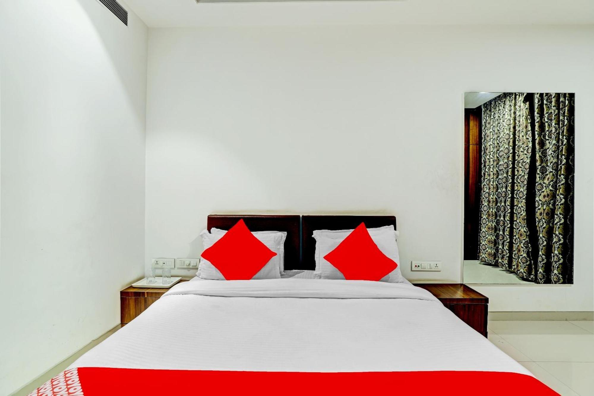 Hotel O Rishta And Jahan Banquet And Rooms Bhatha 외부 사진